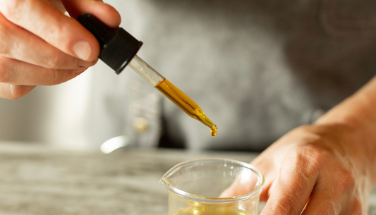 Difference Between AHA and BHA and How PHA Chemical Exfoliation with Gluconolactone Improves AHA Skincare for Sensitive Skin