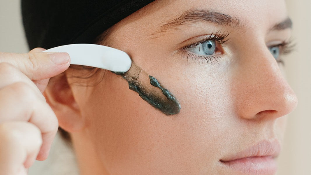 The Pharmacist’s Guide to Anti-Inflammatory Skincare—Powered by Nature