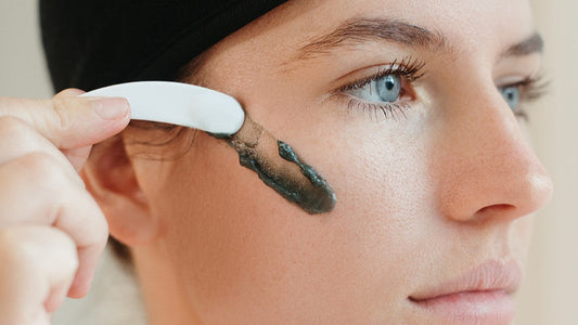 The Pharmacist’s Guide to Anti-Inflammatory Skincare—Powered by Nature